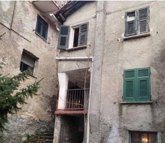 Villa con giardino in localit chiappa 4, Valbrevenna