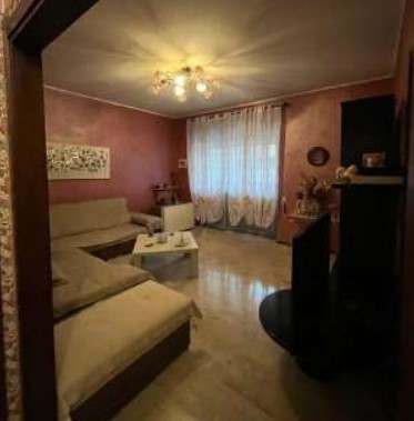 Appartamento da ristrutturare in via sporting mirasole 34, Opera