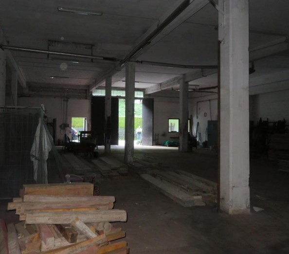 Capannone da ristrutturare in via piano 81, Isola del Cantone