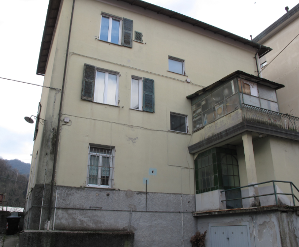 Posto auto coperto da ristrutturare in via fratelli canepa 48a, Serra Ricc