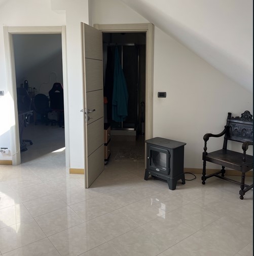 Villa con giardino in via valleregia 29, Serra Ricc