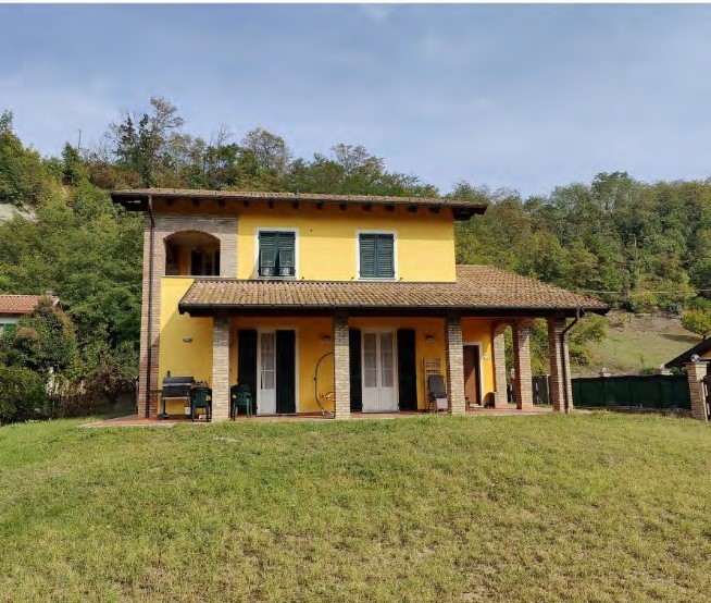 Villa con terrazzo in frazione bettolino snc, Garbagna