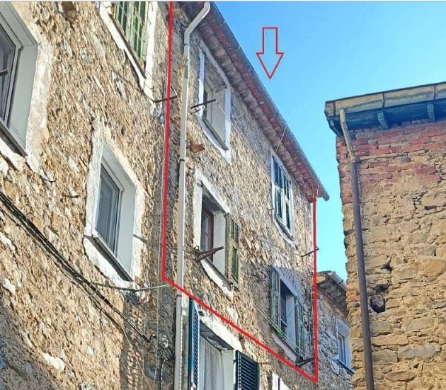Appartamento con terrazzo in via genova 14, Vallebona