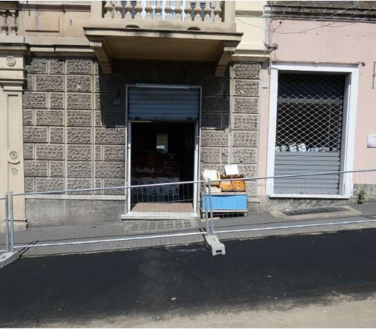 Locale commerciale da ristrutturare in viale carlo canepa 20, Genova