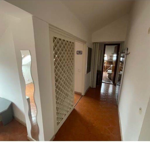 Mansarda da ristrutturare in via rio san stefano 14, Casella