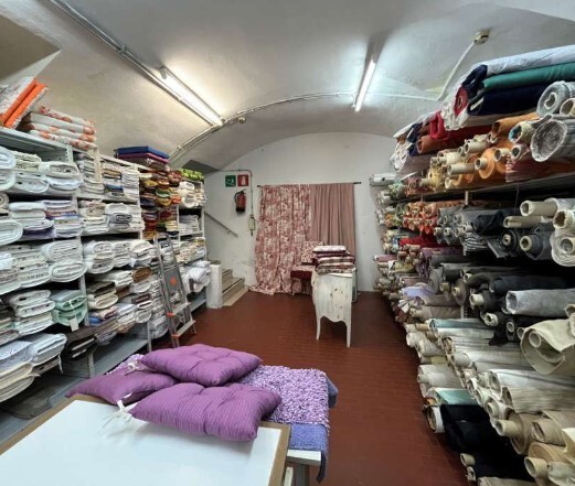 Locale commerciale in vendita in via pontida 3, Alessandria