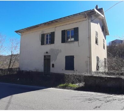 Casa indipendente da ristrutturare in via gavi 52, Bosio