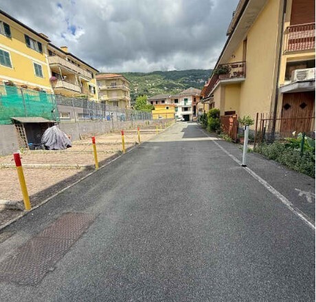 Posto auto scoperto da ristrutturare in via alla basilica dei fieschi 2/a, Cogorno