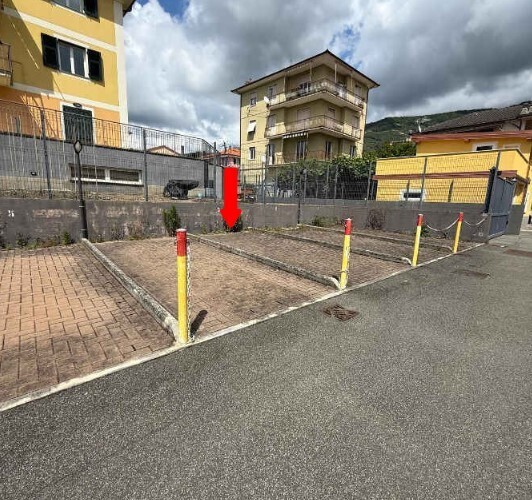 Posto auto scoperto da ristrutturare in via alla basilica dei fieschi 2/a, Cogorno