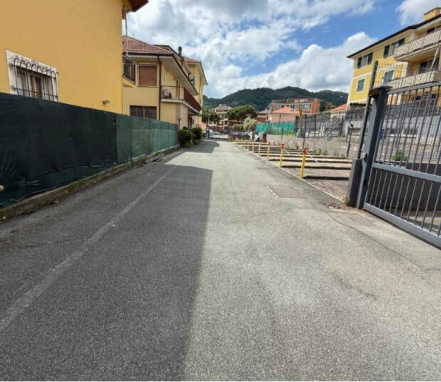 Posto auto scoperto da ristrutturare in via alla basilica dei fieschi 2/a, Cogorno