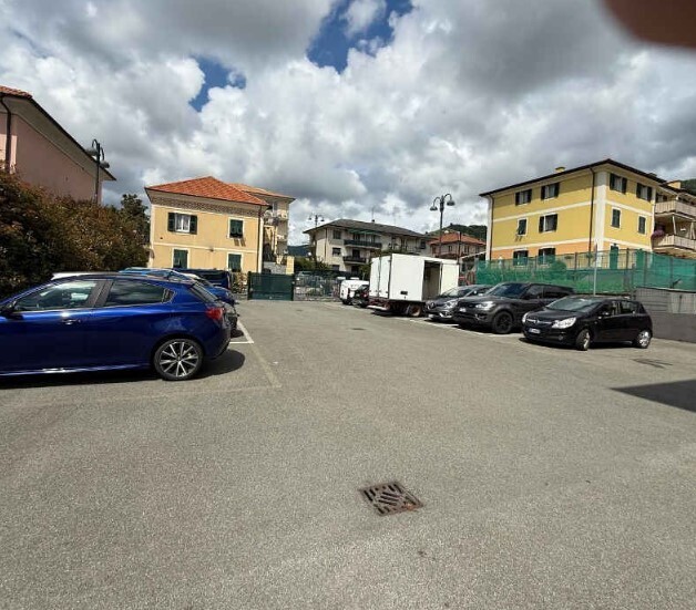 Posto auto scoperto da ristrutturare in via alla basilica dei fieschi 2/a, Cogorno