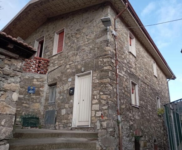 Quadrilocale da ristrutturare in via castello 45, Sarzana