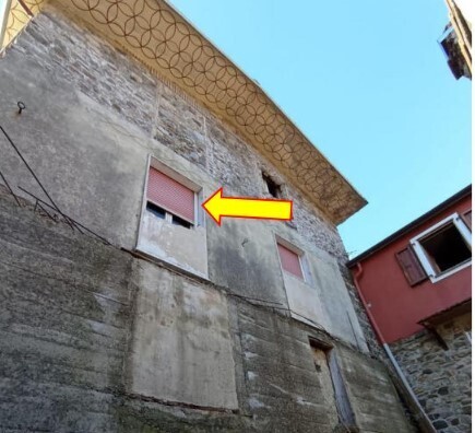 Quadrilocale da ristrutturare in via castello 45, Sarzana