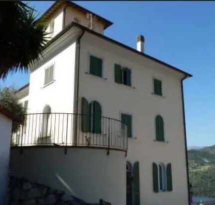 Villa con giardino in via cassogna snc, Camporosso