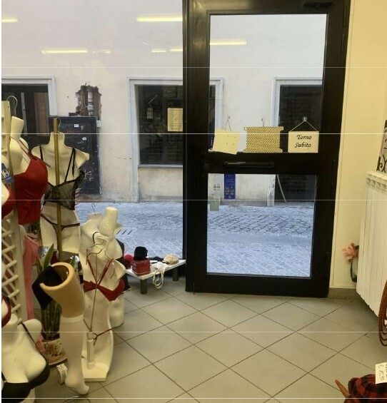 Locale commerciale in vendita in via roma 7, Valenza