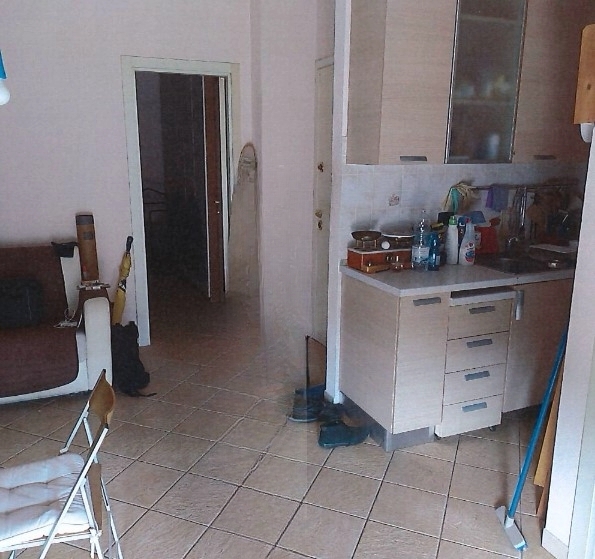 Appartamento con terrazzo in piazza camillo sbarbaro 16, Spotorno