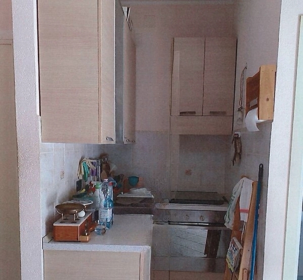 Appartamento con terrazzo in piazza camillo sbarbaro 16, Spotorno