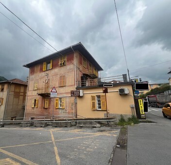 Appartamento con terrazzo in via campomorone 50, Genova