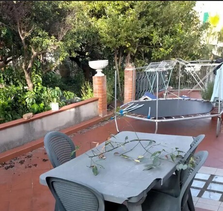 Appartamento con giardino in via felice cascione 30, Imperia
