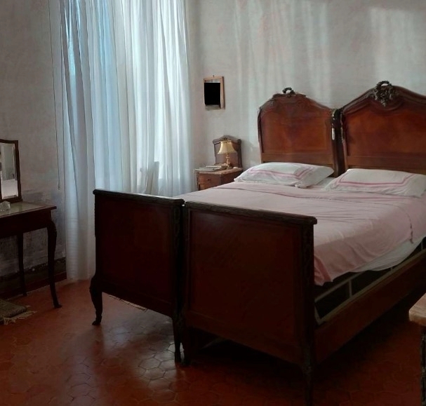 Appartamento con giardino in via felice cascione 30, Imperia