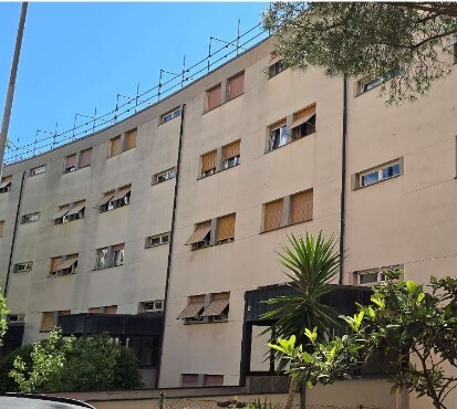 Appartamento con terrazzo in via antonio sant'elia 104, Genova