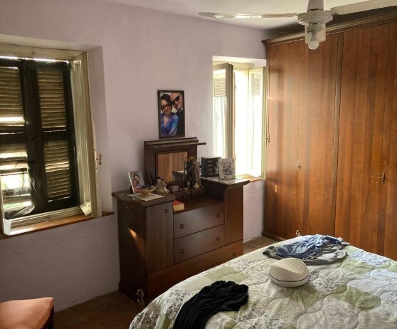 Casa indipendente con terrazzo in via montebello 64, Sale