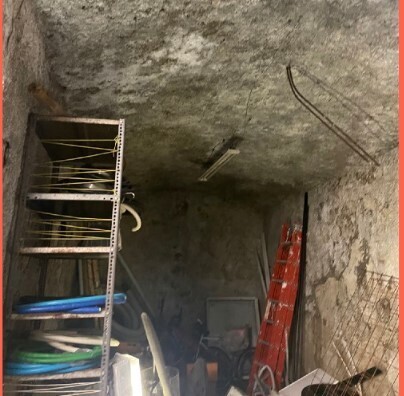 Magazzino da ristrutturare in via fereggiano 81 r, Genova