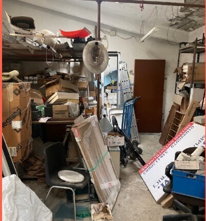 Magazzino da ristrutturare in via fereggiano 81 r, Genova