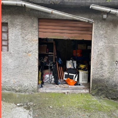 Magazzino da ristrutturare in via fereggiano 81 r, Genova
