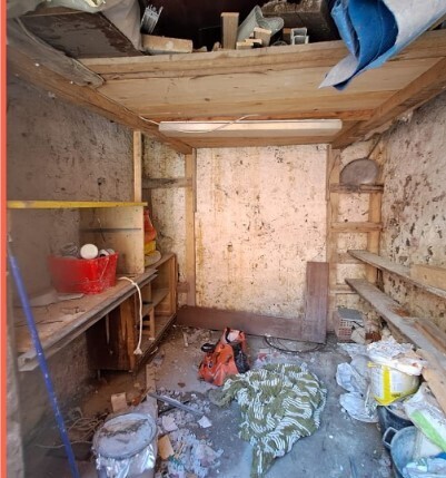 Magazzino da ristrutturare in via fereggiano 81 r, Genova