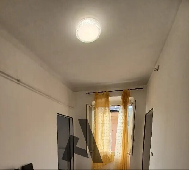 Appartamento da ristrutturare in via sampierdarena 103, Genova