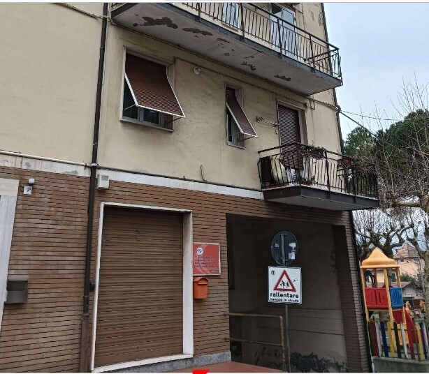 Locale commerciale da ristrutturare in via giacinto macci� 9, Busalla