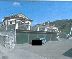 Box/Garage 23mq con box in via beggiola 2, Follo