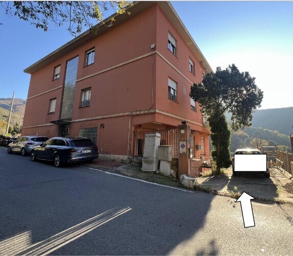 Capannone con terrazzi in via alla chiesa di san giorgio di bavari 11 r, Genova