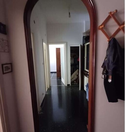 Quadrilocale da ristrutturare in via del commercio 13, Genova