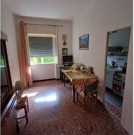 Quadrilocale da ristrutturare in via del commercio 13, Genova
