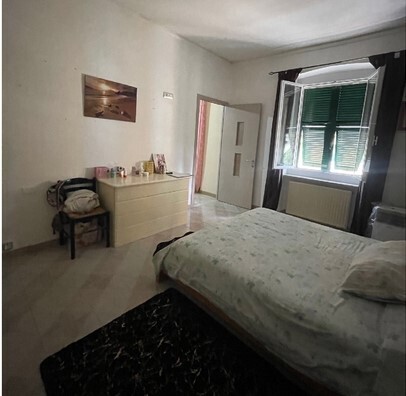 Appartamento da ristrutturare in via sergio piombelli 20 r, Genova