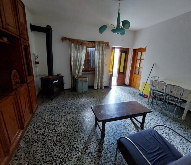 Casa indipendente da ristrutturare in via cicone 5, Tiglieto