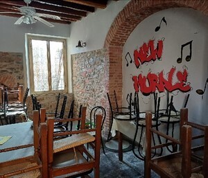 Locale commerciale da ristrutturare in via chiaravagna 35, Genova