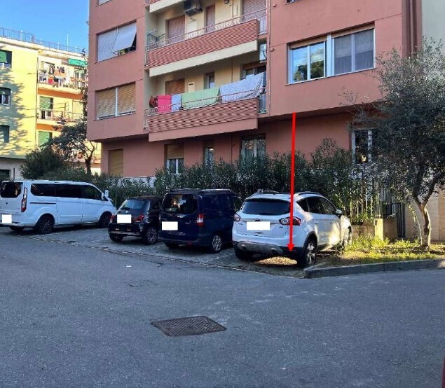 Posto auto scoperto in vendita in via nicola fabrizi snc, Genova