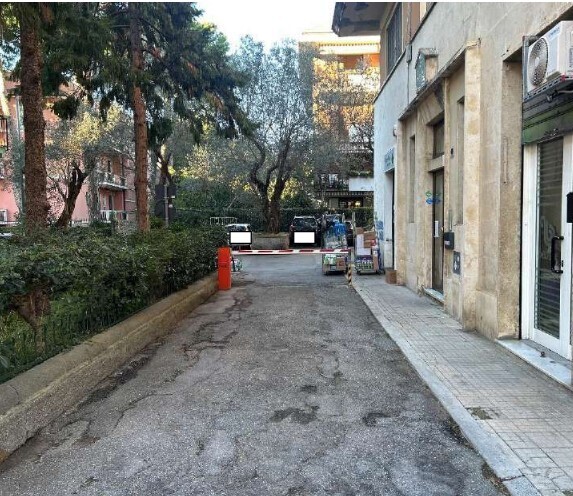 Posto auto coperto in vendita in via nicola fabrizi 88 r, Genova