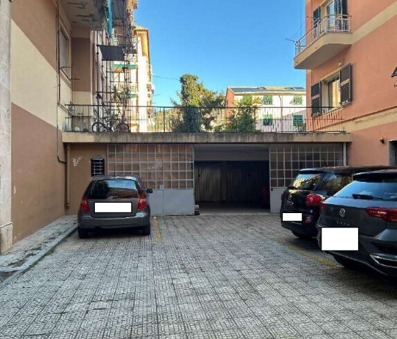 Posto auto coperto in vendita in via nicola fabrizi 88 r, Genova