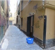 Magazzino da ristrutturare in vico del tempo buono 11, Genova