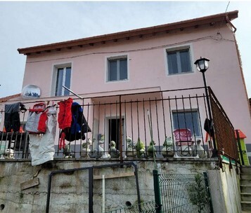 Villa con giardino in passo canova di fontanegli 14, Genova