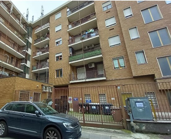 Locale commerciale in vendita in via camillo cavour 19, Alessandria