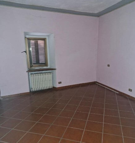 Casa indipendente da ristrutturare in strada comunale cerca 14, Tortona