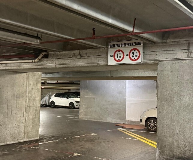 Posto auto coperto in vendita in via fieschi 15, Genova