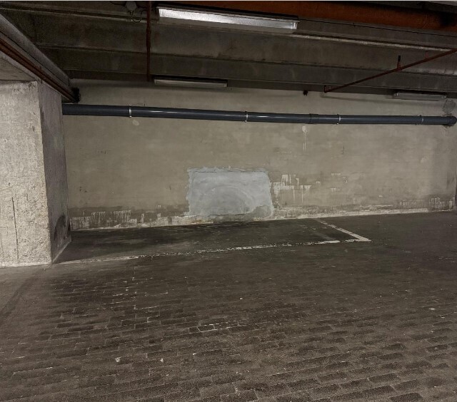 Posto auto coperto in vendita in via fieschi 15, Genova