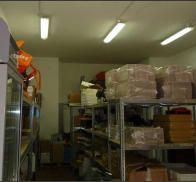 Locale commerciale da ristrutturare in via di creto 13a, Genova