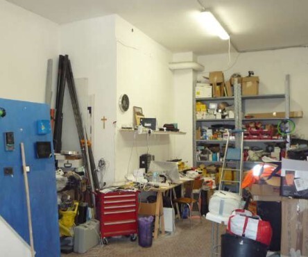 Locale commerciale da ristrutturare in via di creto 15 r, Genova